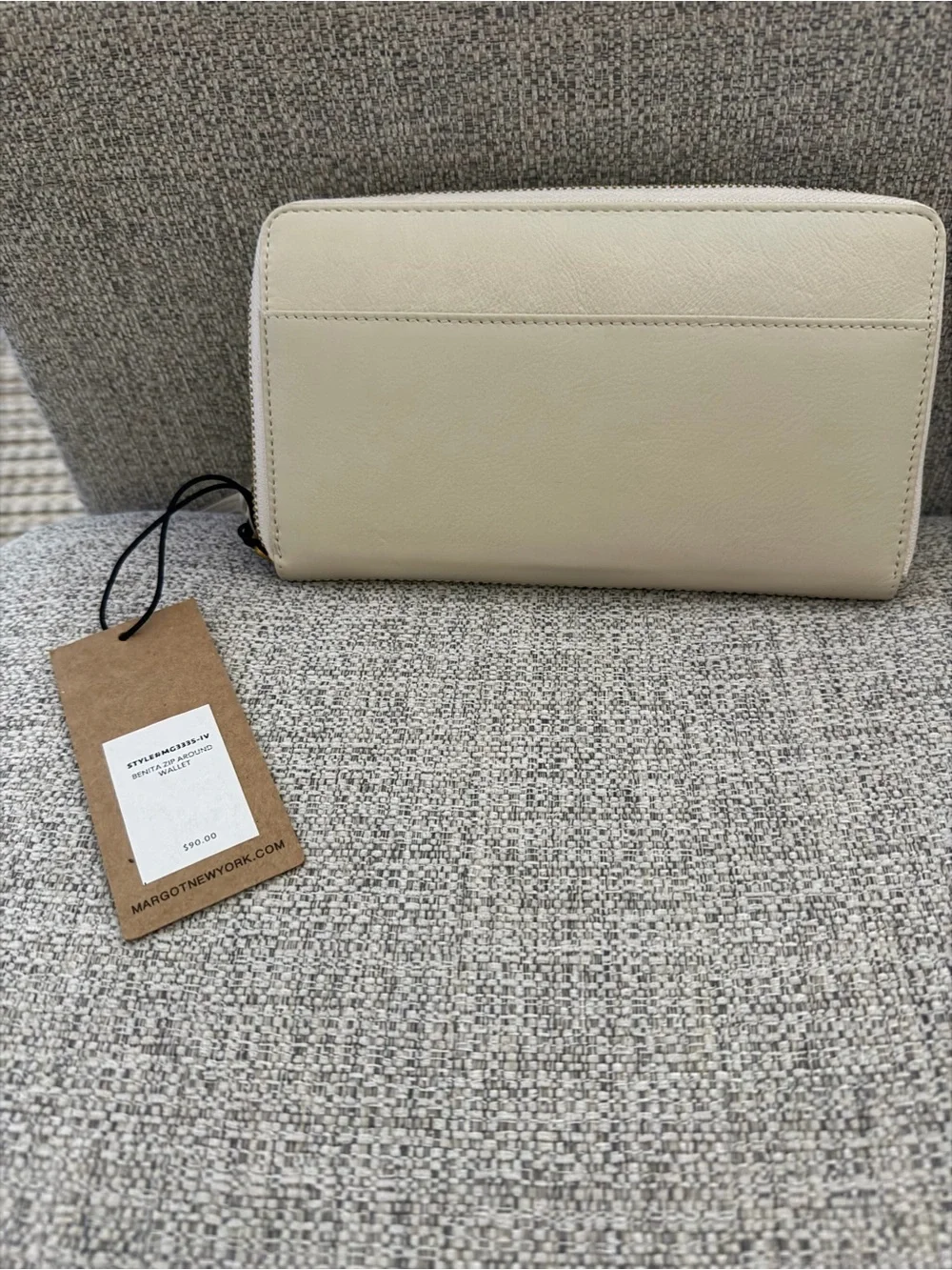 NWT margot Benita zip around large Cream Leather Zip Wallet